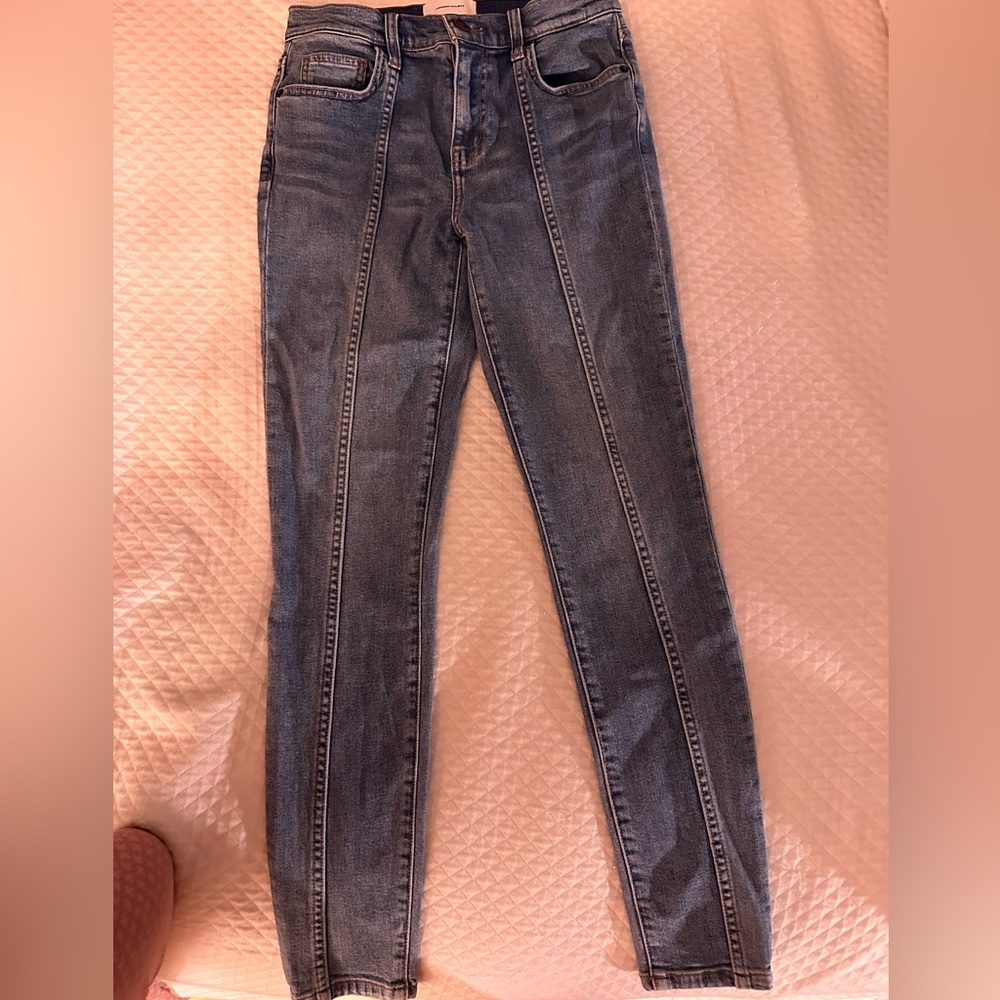 Current/Elliot jeans size 27 perfect condition, no stains, and only wore once!
